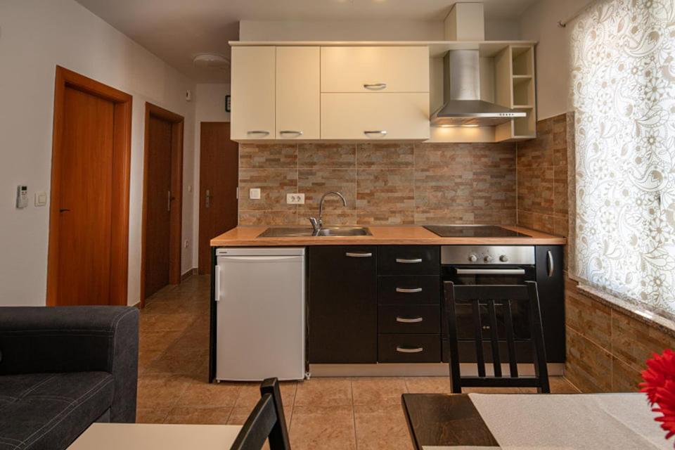 Apartment Nina Biograd Na Moru Exterior foto